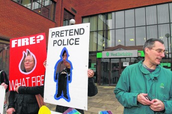 Anti-nuclear protesters demonstrate at West Berkshire Council