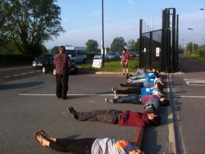 Burghfield_blockade_140519