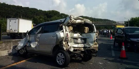 Usai Ziarah Perjalanan Pulang Keluarga di Tol Cipularang Berakhir dengan Kecelakaan Maut